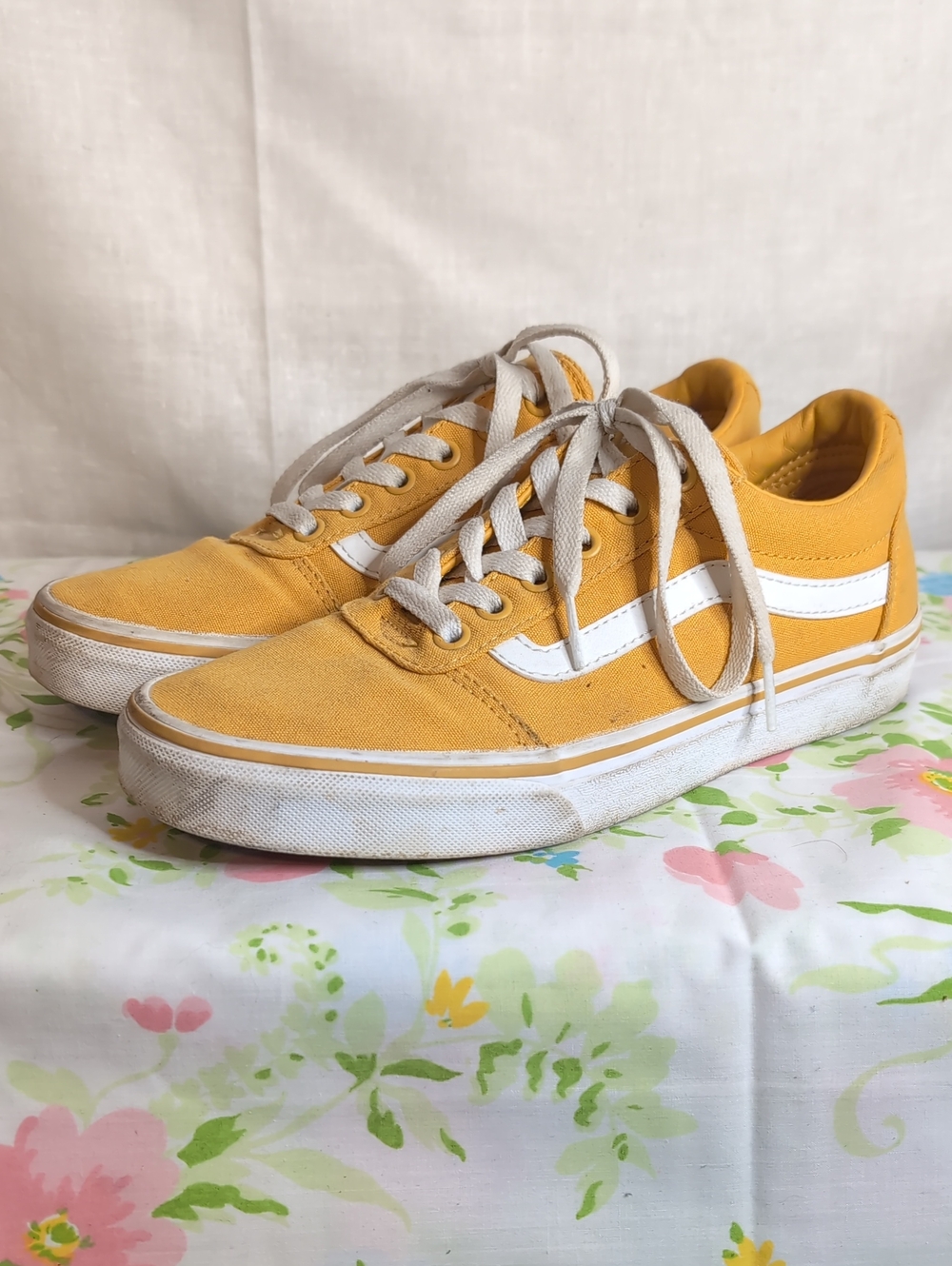 Vans Ward Yellow Sneakers womens 8